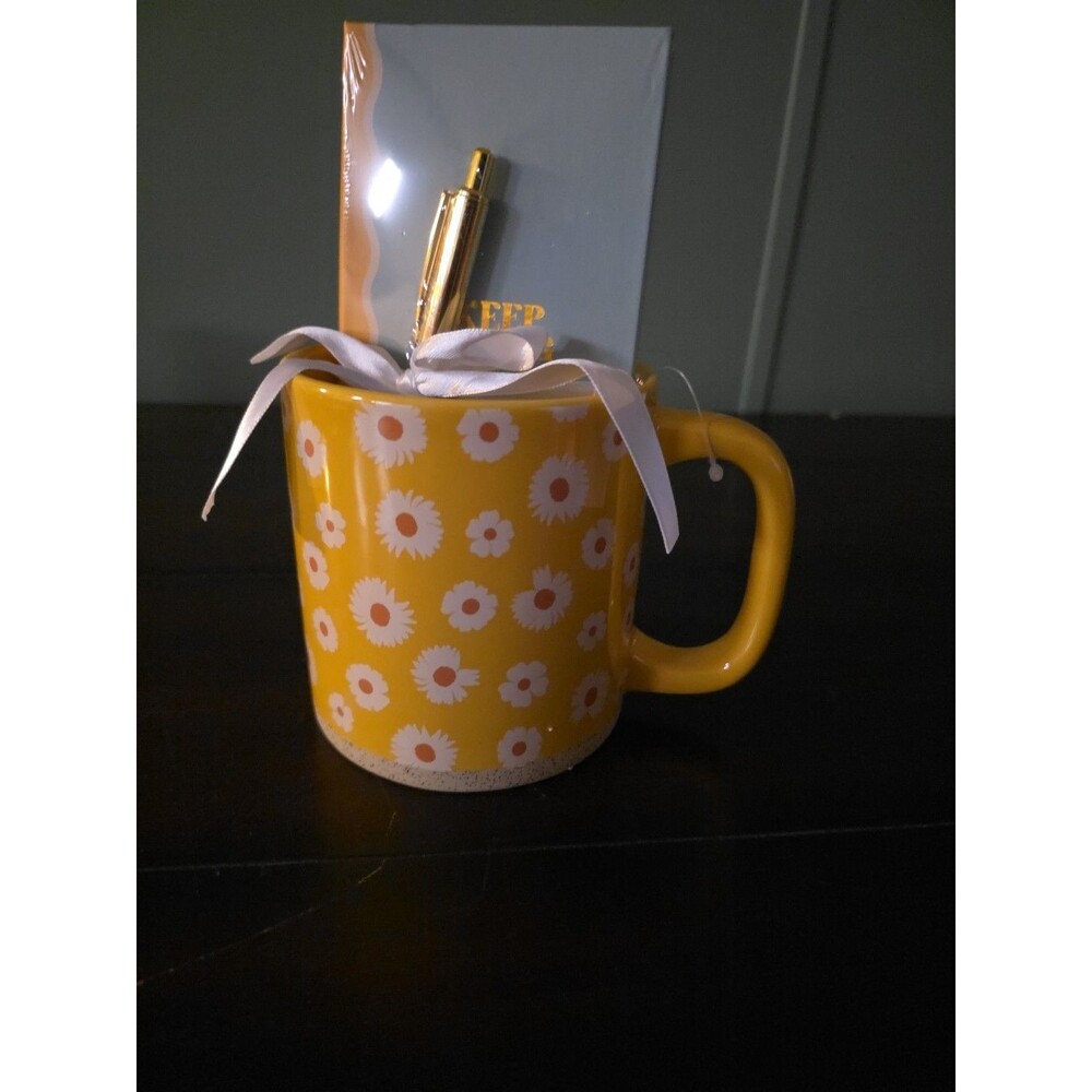 Daisy Mug & Notebook Set "Keep Going and Keep Growing"